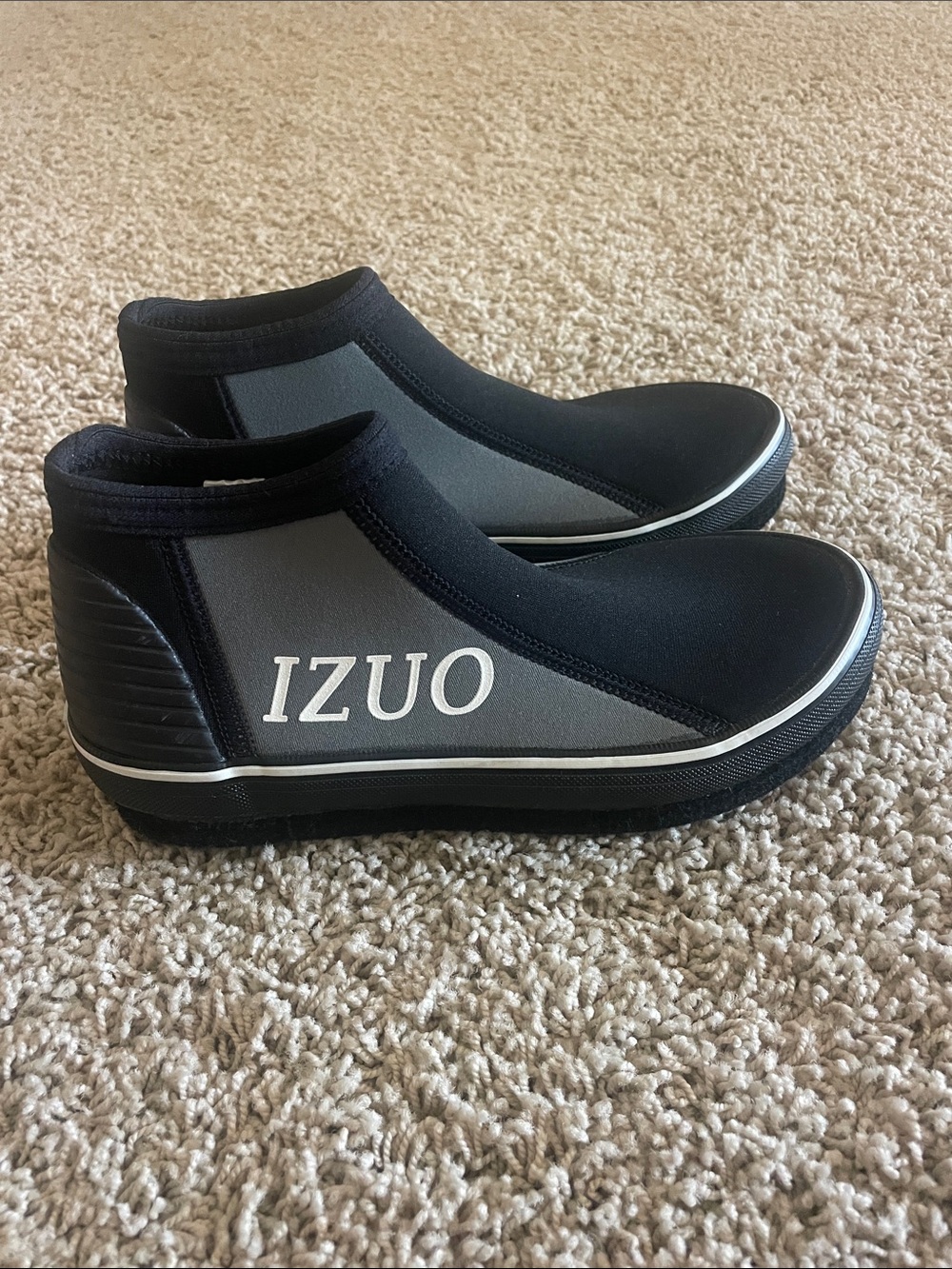 Women’s 7 Black & Gray Waterproof Slip-On Shoes, izuo